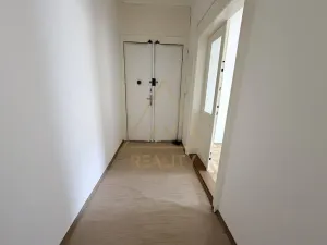 Pronájem bytu 2+kk, Praha - Vinohrady, Na Švihance, 45 m2
