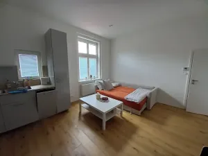 Pronájem bytu 2+kk, Praha - Karlín, Pobřežní, 50 m2