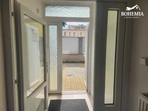 Pronájem obchodního prostoru, Teplice, 28. října, 80 m2