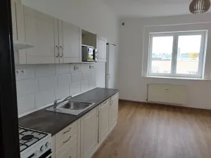 Pronájem bytu 2+1, Praha - Vysočany, Poděbradská, 77 m2