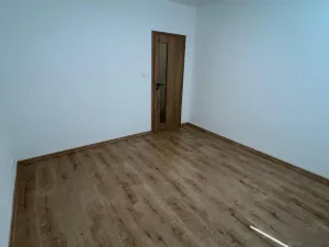 Pronájem bytu 3+1, Karlovy Vary - Stará Role, Hlávkova, 67 m2
