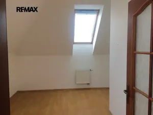 Pronájem bytu 2+kk, Praha - Zbraslav, Boženy Stárkové, 50 m2