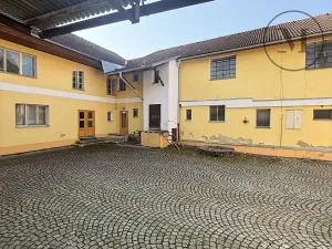 Pronájem výrobních prostor, Netolice, Mírové Náměstí, 500 m2