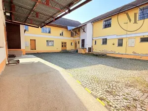 Pronájem komerční nemovitosti, Netolice, Mírové Náměstí, 500 m2