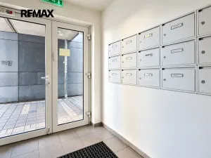 Prodej bytu 1+kk, Praha - Strašnice, Názovská, 35 m2