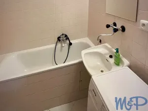 Pronájem bytu 1+kk, Jihlava, Benešova, 37 m2