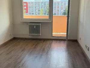 Pronájem bytu 2+kk, Kladno, Na růžovém poli, 47 m2