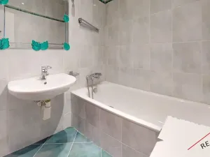Prodej bytu 3+1, Praha - Troja, Mazurská, 74 m2