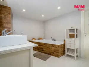 Prodej chalupy, Lužná, Masarykovo nám., 165 m2