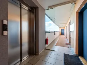 Prodej bytu 2+kk, Praha - Vysočany, Skloněná, 74 m2