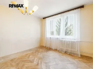 Prodej bytu 4+1, Karlovy Vary, Modenská, 77 m2