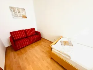 Pronájem bytu 3+1, Praha - Žižkov, Seifertova, 80 m2