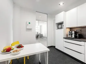 Pronájem kanceláře, Praha - Holešovice, U Uranie, 213 m2