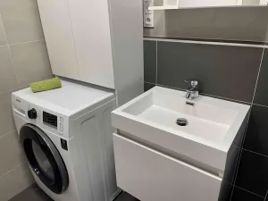 Pronájem bytu 2+kk, Praha - Hloubětín, Za černým mostem, 50 m2