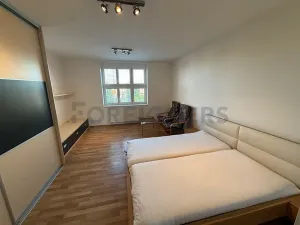 Pronájem bytu 2+kk, Hradec Králové, Střelecká, 52 m2