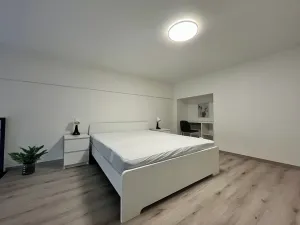 Pronájem bytu 2+kk, Praha - Vršovice, Kubánské náměstí, 43 m2