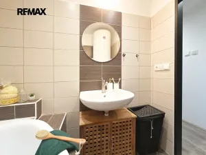 Prodej bytu 4+1, Deštná, U hřiště, 86 m2