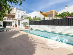 Prodej rodinného domu, Oliva, Španělsko, 150 m2