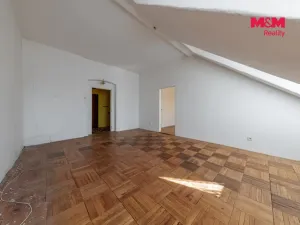 Prodej bytu 4+1, Karlovy Vary, Wolkerova, 146 m2