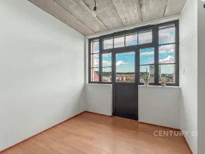 Pronájem bytu 1+kk, Praha - Vysočany, Kolbenova, 33 m2