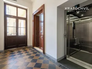 Pronájem bytu 3+kk, Praha - Karlín, U nádražní lávky, 101 m2