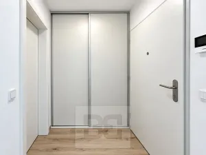Pronájem bytu 1+kk, Praha - Letňany, Vyletalova, 31 m2