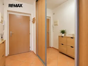 Prodej bytu 1+kk, Praha - Strašnice, Názovská, 35 m2