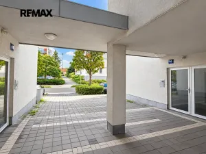 Prodej bytu 1+kk, Praha - Strašnice, Názovská, 35 m2