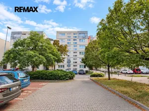 Prodej bytu 1+kk, Praha - Strašnice, Názovská, 35 m2