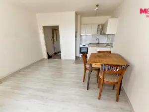Pronájem bytu 1+1, Hulín, Družba, 37 m2
