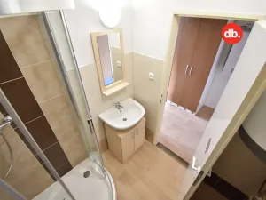 Pronájem bytu 1+1, Karlovy Vary, K Linhartu, 35 m2
