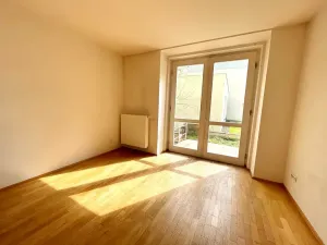 Pronájem bytu 2+kk, Praha - Holešovice, Ortenovo náměstí, 75 m2