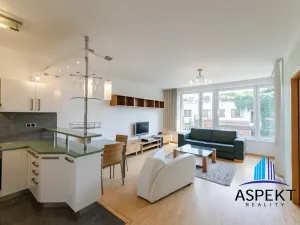 Pronájem bytu 2+kk, Praha - Libeň, Nad Okrouhlíkem, 65 m2