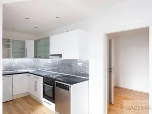 Pronájem bytu 1+1, Praha - Háje, Kosmická, 48 m2