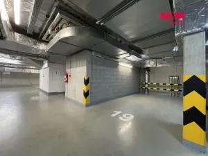 Pronájem garážového stání, Praha, Šífařská, 14 m2