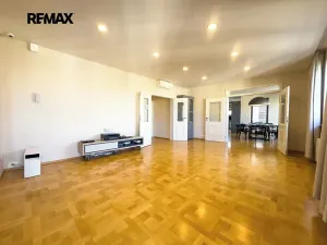 Prodej bytu 6+kk a větší, Praha - Hrdlořezy, Učňovská, 194 m2