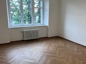 Pronájem bytu 1+kk, Praha - Vršovice, Jakutská, 35 m2