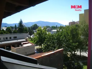 Prodej obchodního prostoru, Frenštát pod Radhoštěm, nám. Míru, 900 m2