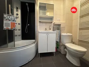 Pronájem bytu 2+kk, Karlovy Vary, Závodu míru, 60 m2