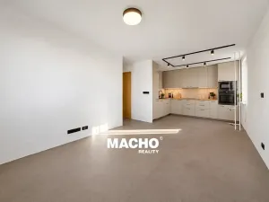 Pronájem bytu 3+kk, Praha - Modřany, Poljanovova, 65 m2