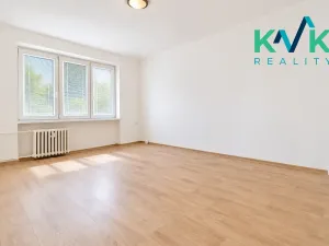Pronájem bytu 1+1, Karlovy Vary, Šumavská, 45 m2