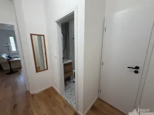 Pronájem bytu 2+kk, Praha - Vršovice, Petrohradská, 49 m2