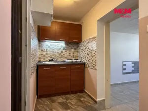 Pronájem komerční nemovitosti, Kladno - Kročehlavy, Kozinova, 22 m2