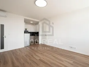 Pronájem bytu 2+kk, Pardubice, třída Míru, 52 m2
