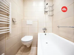Pronájem bytu 2+1, Karlovy Vary, Krymská, 52 m2