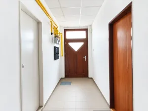 Pronájem kanceláře, Praha - Prosek, Prosecká, 56 m2