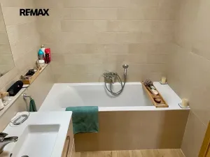 Pronájem rodinného domu, Mukařov, Na Kopci, 103 m2