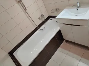 Pronájem bytu 2+kk, Praha, Lomnického, 44 m2