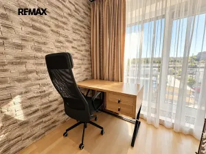 Pronájem bytu 2+kk, Praha - Vysočany, Na Harfě, 81 m2