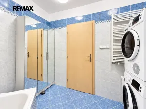 Pronájem bytu 2+kk, Praha - Vysočany, Na Harfě, 81 m2